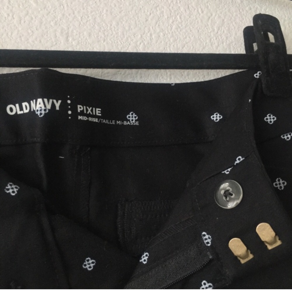 Chic Pixie Pants by Old Navy NWT - image 3